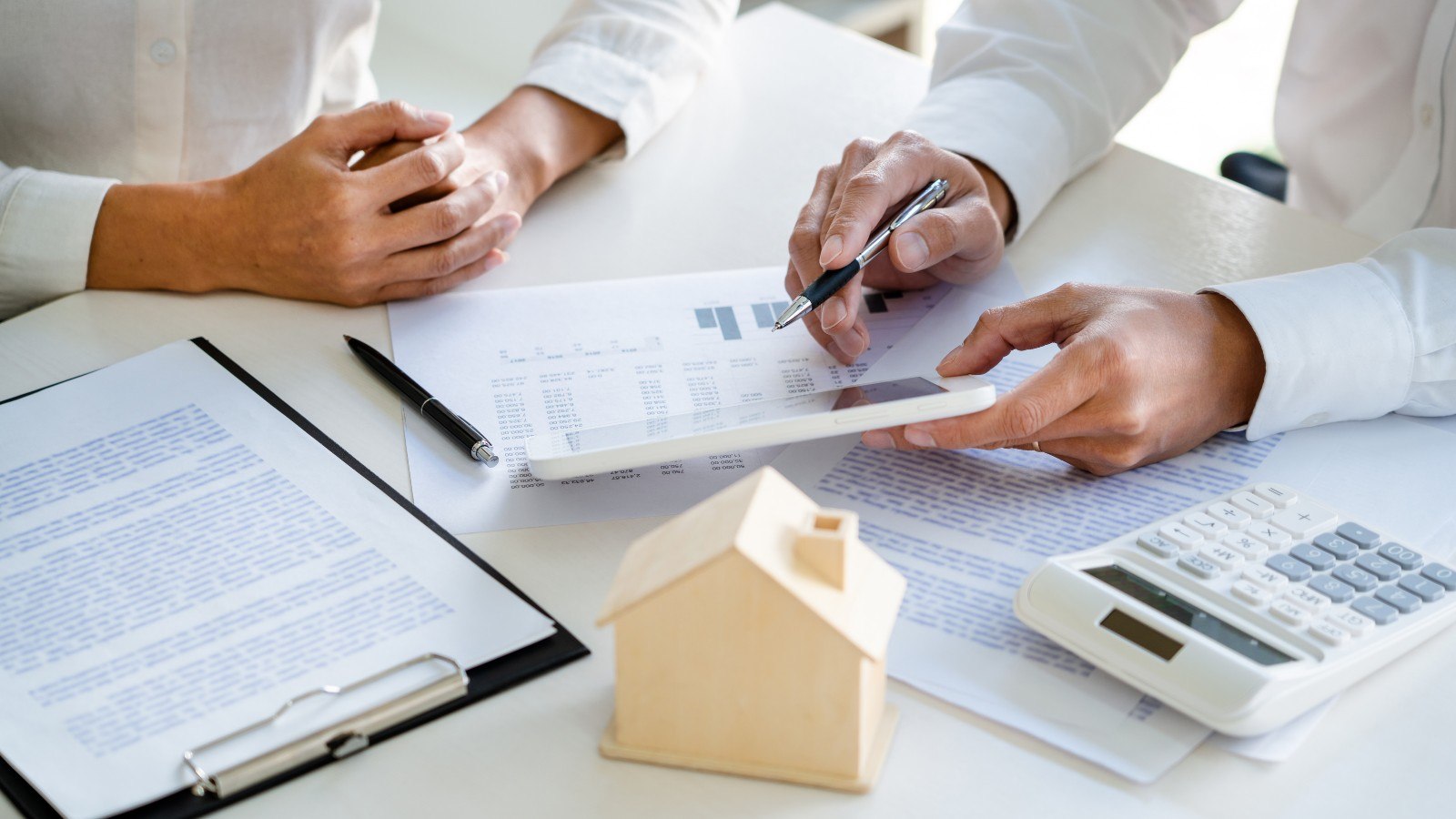 Immagine dello studio che c'è per la produzione dell'Analisi Comparativa di mercato